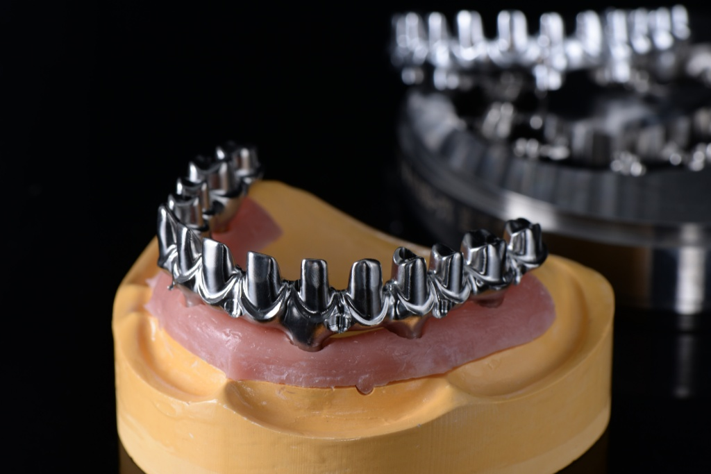 3d-printing-titanium-bridge-malone-glazed